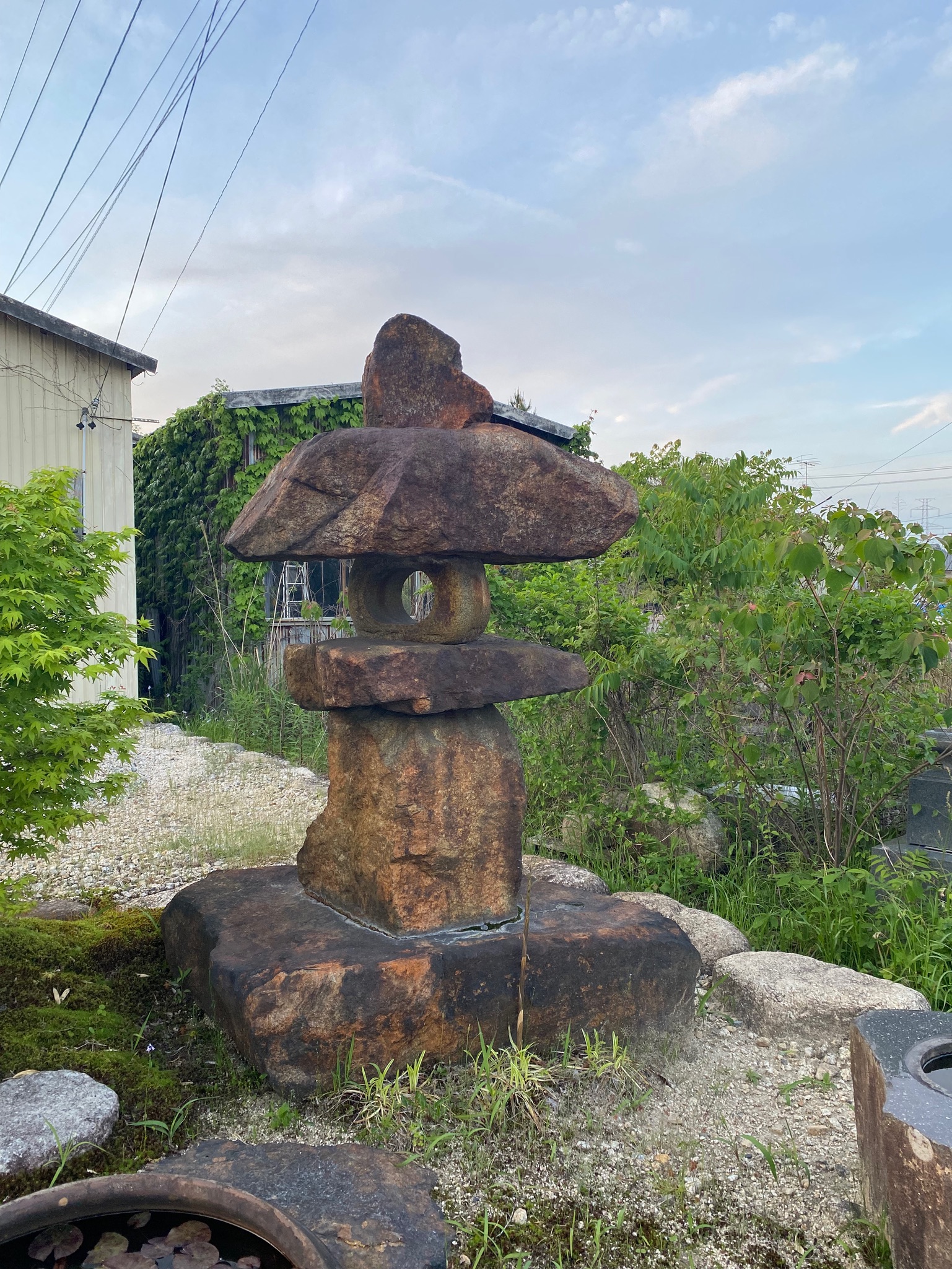 三重県三重郡菰野町の伊藤石材店手作り灯籠 前 倣男 （まえ ならお）